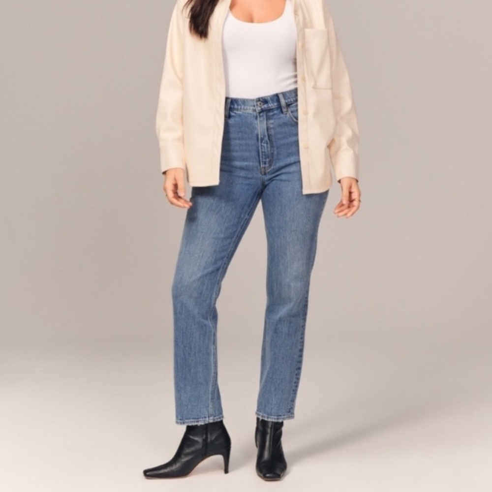 Abercrombie & Fitch The Ankle Straight Ultra High Rise Curve Love Jeans